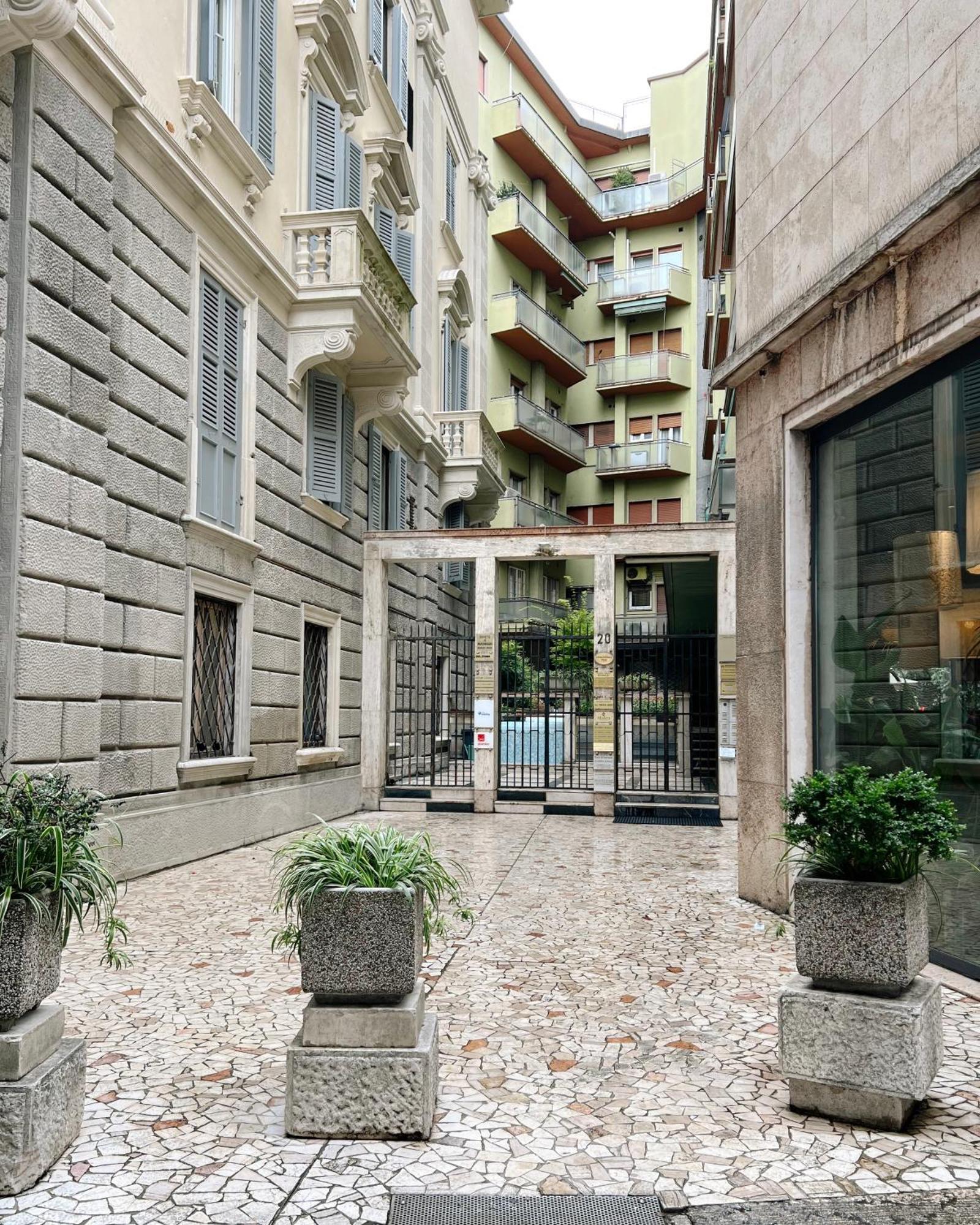 Alatea Porta Nuova 20 Hotel Verona Exterior photo
